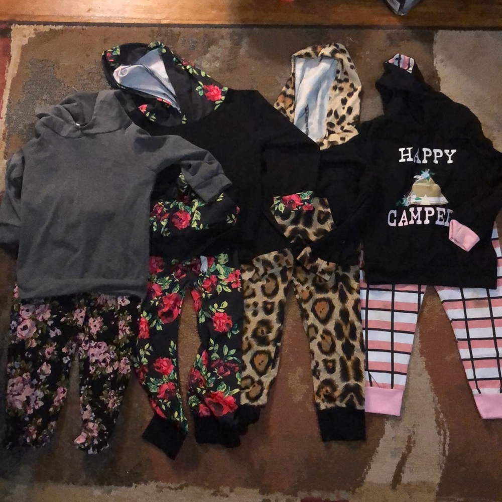 Lot of 4 2t boutique hoodie sets girls